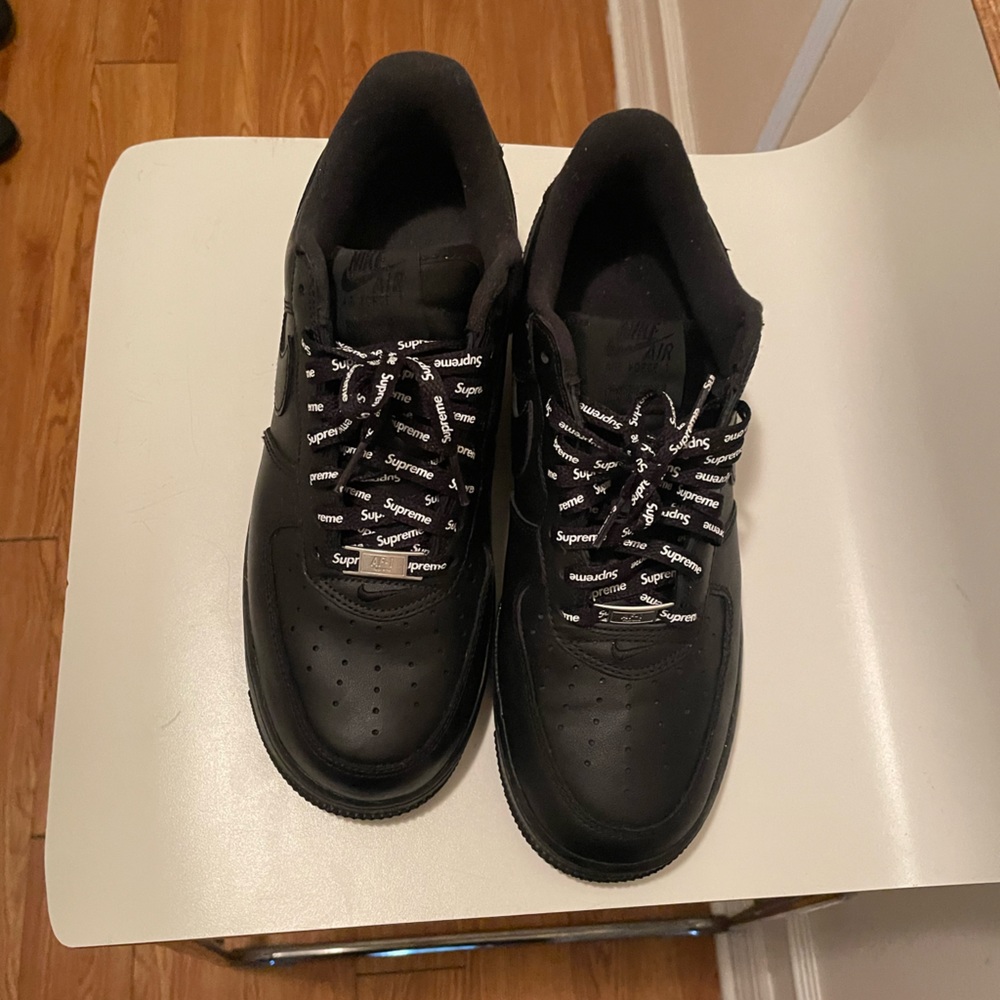 Air Force 1 black Supreme